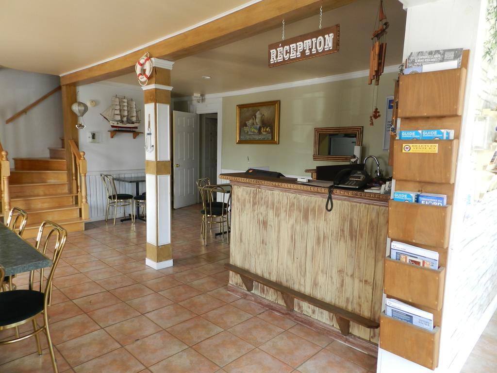 Auberge Chez Caro Sacre-Coeur ภายนอก รูปภาพ