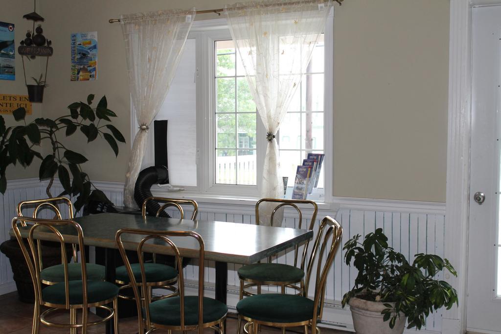 Auberge Chez Caro Sacre-Coeur ภายนอก รูปภาพ